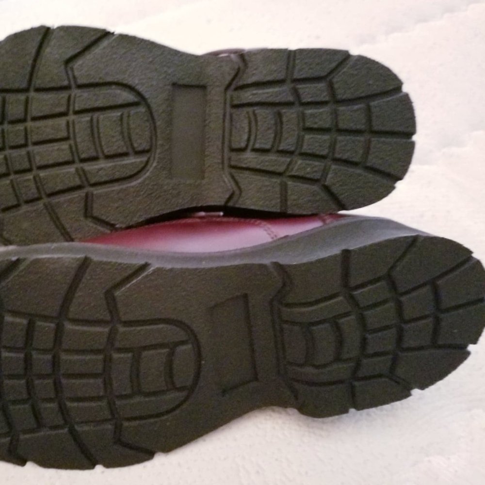Shoes - Picture 5 of 5